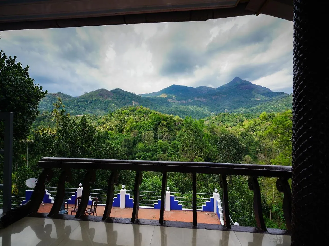 Oyo 13685 Indeevaram Resort Munnar