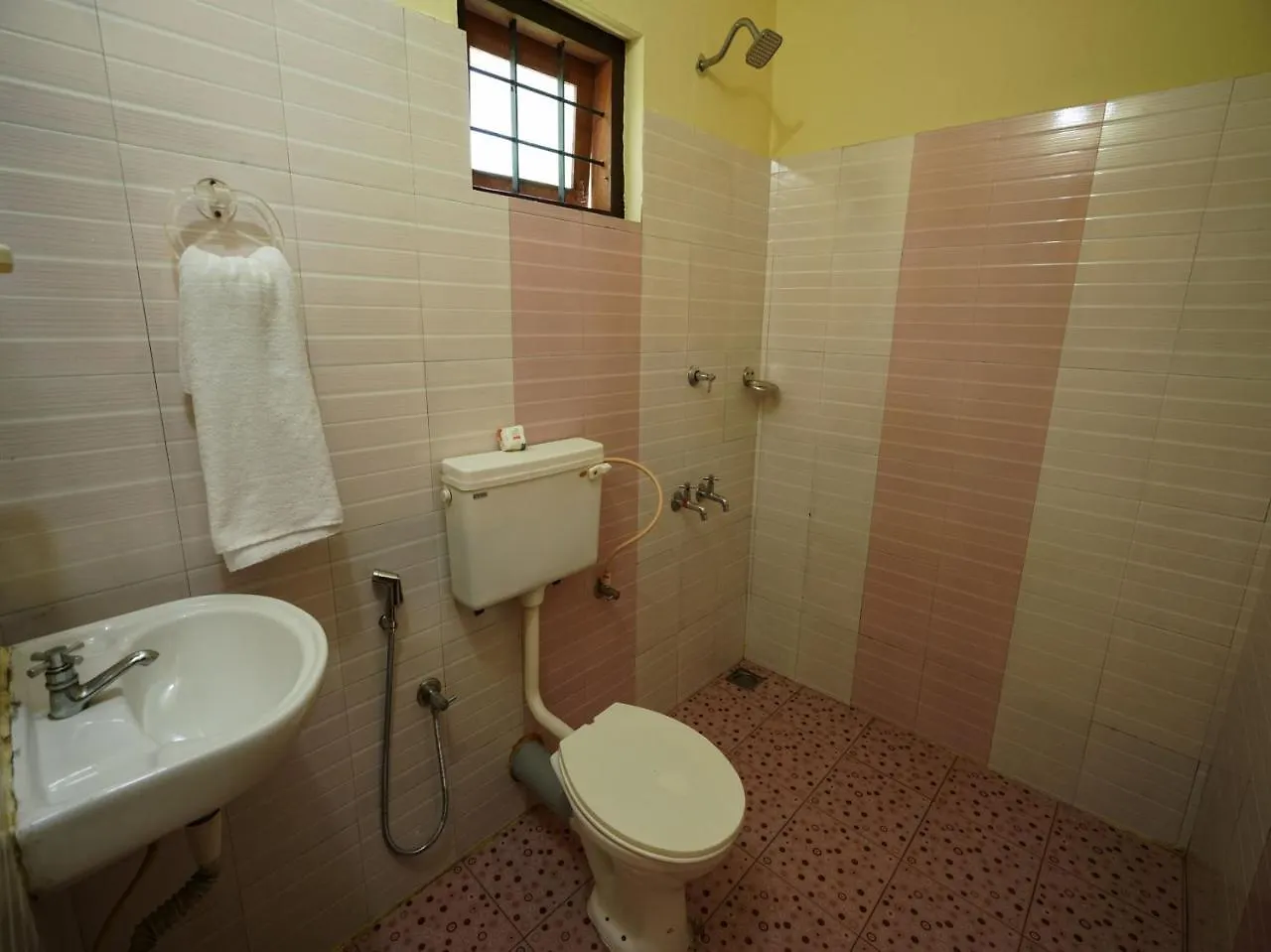 Hotel Oyo 13685 Indeevaram Resort Munnar